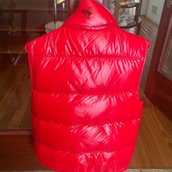 Aritzia TNA super puff in perfect condition - Picture 3 of 3